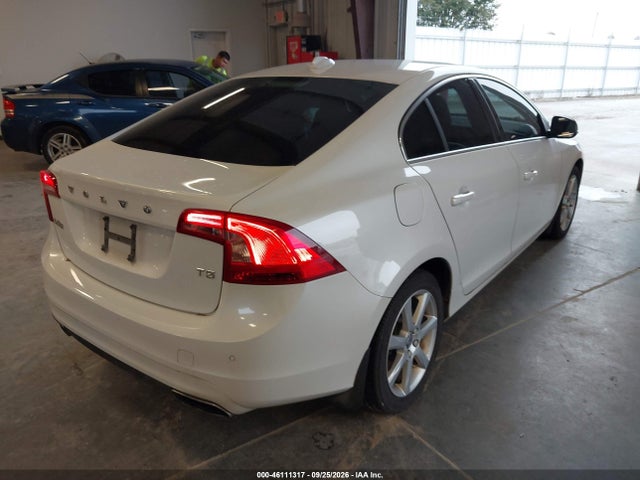 46111317 :رقم المزاد ، YV126MFK1G2406014 vin ، 2016 Volvo S60 T5 Drive-e Premier مزاد بيع