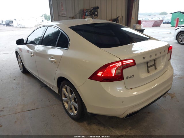 46111317 :رقم المزاد ، YV126MFK1G2406014 vin ، 2016 Volvo S60 T5 Drive-e Premier مزاد بيع