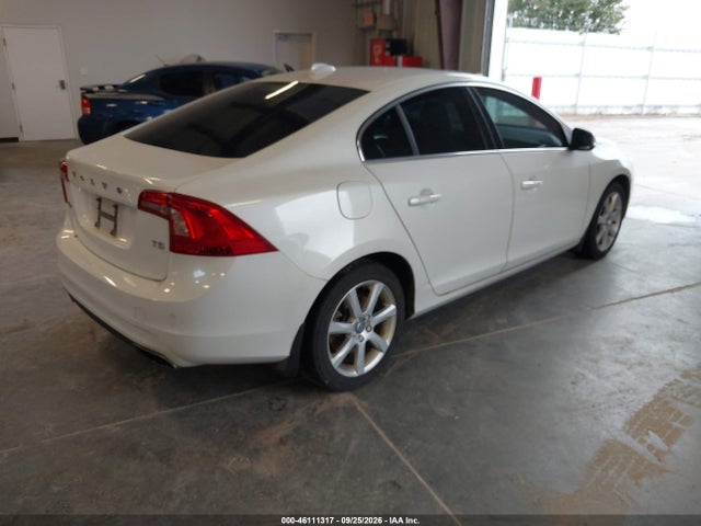 46111317 :رقم المزاد ، YV126MFK1G2406014 vin ، 2016 Volvo S60 T5 Drive-e Premier مزاد بيع