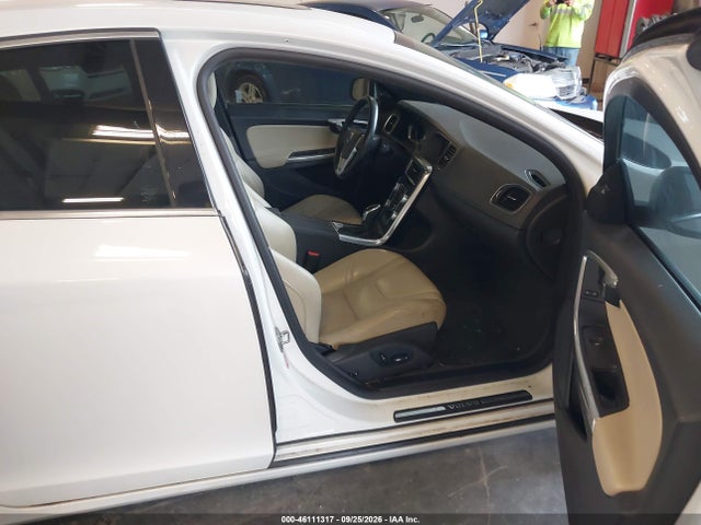 46111317 :رقم المزاد ، YV126MFK1G2406014 vin ، 2016 Volvo S60 T5 Drive-e Premier مزاد بيع