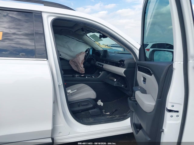 Продажа на аукционе авто 2024 Honda Pilot Touring, vin: 5FNYG2H79RB016885, номер лота: 46111433