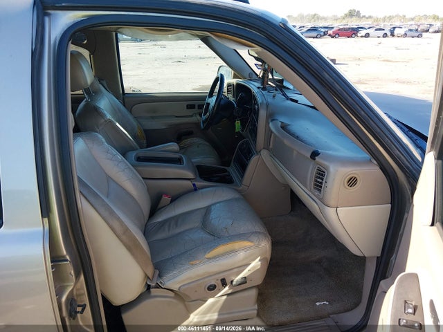 46111451 :رقم المزاد ، 3GNEC16ZX3G266108 vin ، 2003 Chevrolet Suburban 1500 Lt مزاد بيع