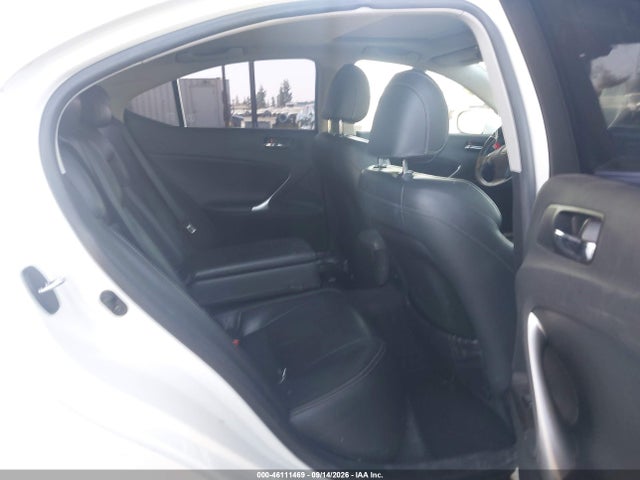 46111469 :رقم المزاد ، JTHBE5C29B5026380 vin ، 2011 Lexus Is 350 مزاد بيع