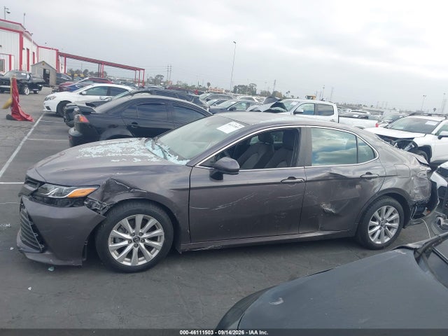 Toyota CAMRY LE 2018 4T1B11HK9JU065582 Image 19