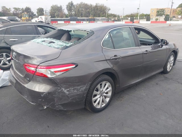 Toyota CAMRY LE 2018 4T1B11HK9JU065582 Image 4