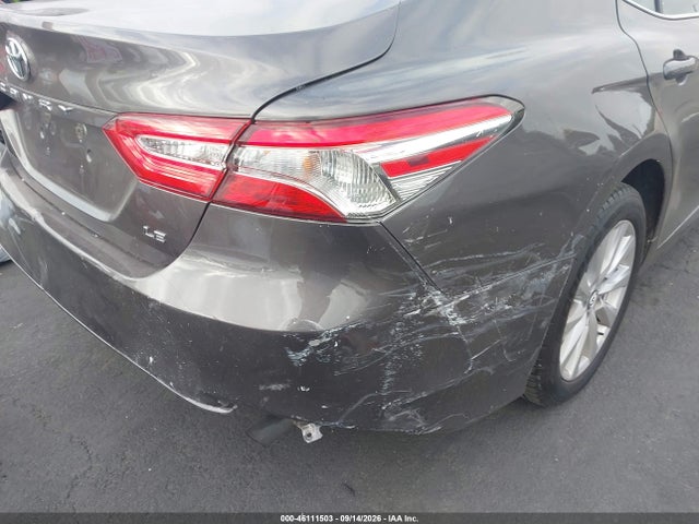 Toyota CAMRY LE 2018 4T1B11HK9JU065582 Image 6