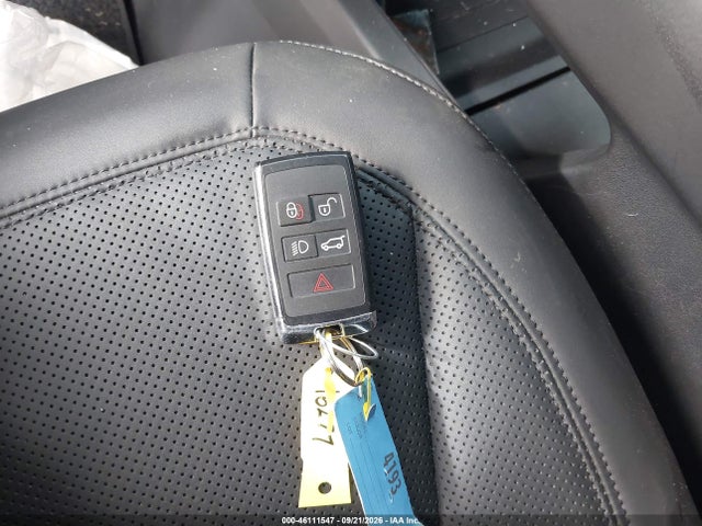 46111547 :رقم المزاد ، SALEJ7EX4S2356694 vin ، 2025 Land Rover Defender 110 P300 مزاد بيع