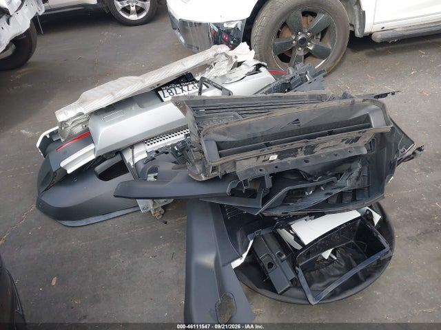 46111547 :رقم المزاد ، SALEJ7EX4S2356694 vin ، 2025 Land Rover Defender 110 P300 مزاد بيع