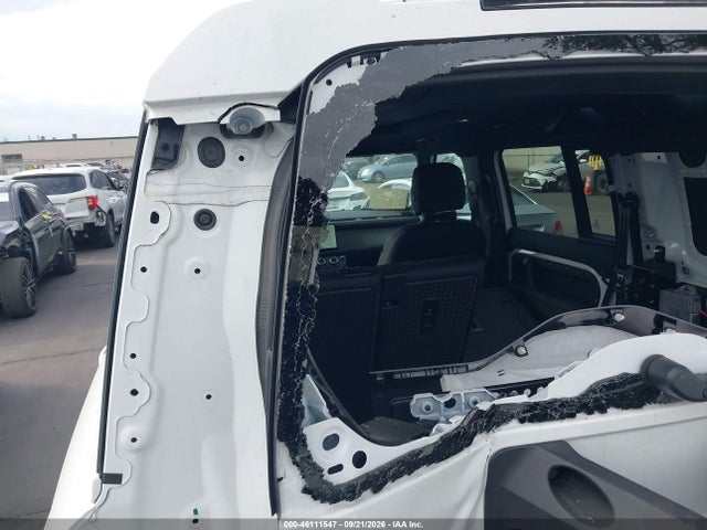 46111547 :رقم المزاد ، SALEJ7EX4S2356694 vin ، 2025 Land Rover Defender 110 P300 مزاد بيع