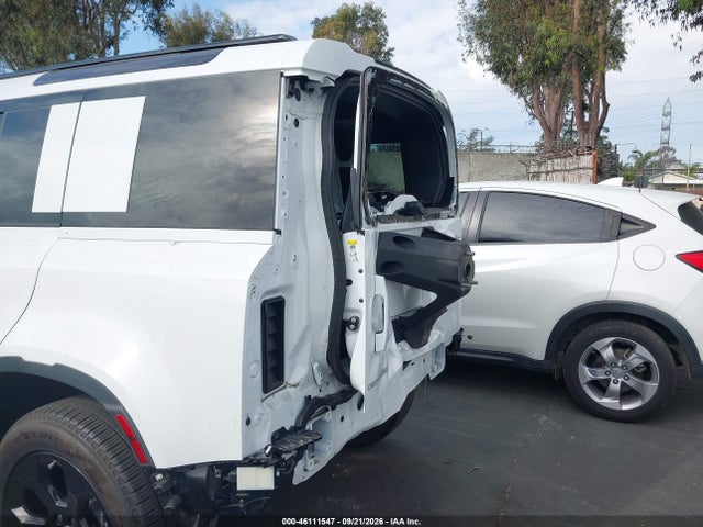 46111547 :رقم المزاد ، SALEJ7EX4S2356694 vin ، 2025 Land Rover Defender 110 P300 مزاد بيع