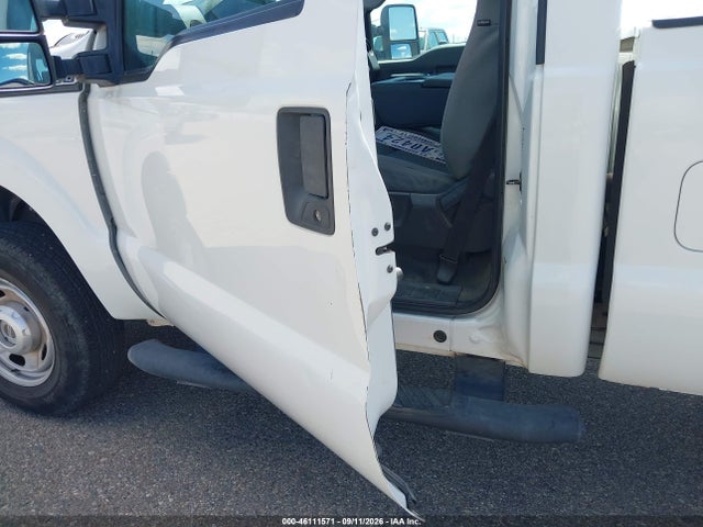 46111571 :رقم المزاد ، 1FTRF3B69FED59626 vin ، 2015 Ford F-350 Xl مزاد بيع