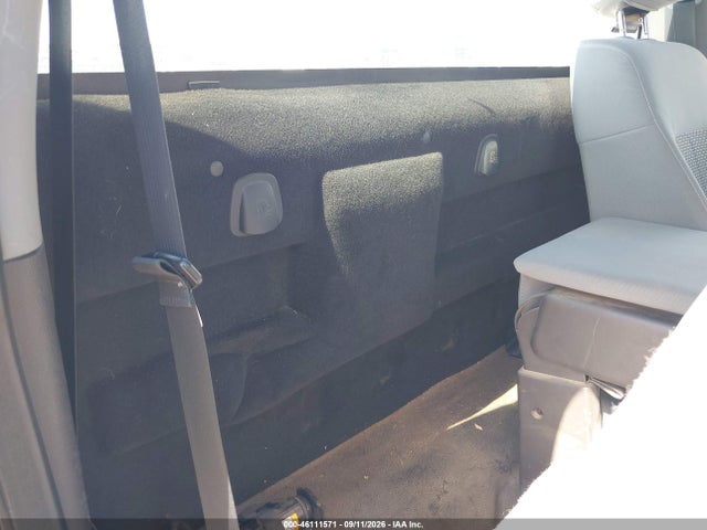 46111571 :رقم المزاد ، 1FTRF3B69FED59626 vin ، 2015 Ford F-350 Xl مزاد بيع
