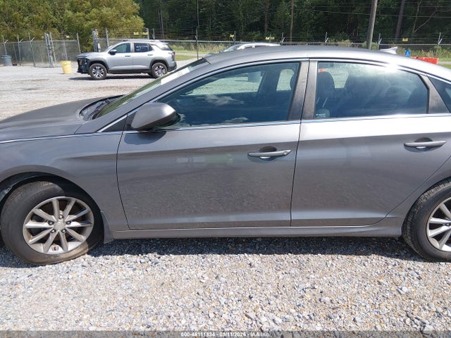5NPE24AF0JH683171 Hyundai SONATA SE