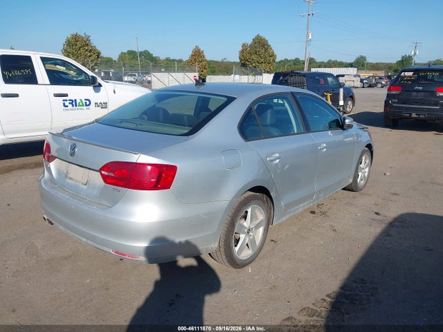 Продаж на аукціоні авто 2011 Volkswagen Jetta 2.0l Tdi, vin: 3VWLL7AJ4BM109885, номер лоту: 46111870