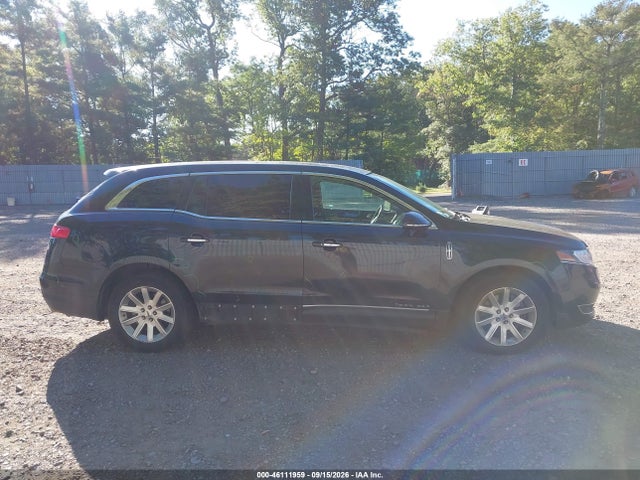 2015 Lincoln Mkt Livery მანქანა იყიდება აუქციონზე, vin: 2LMHJ5NK8FBL00402, აუქციონის ნომერი: 46111959