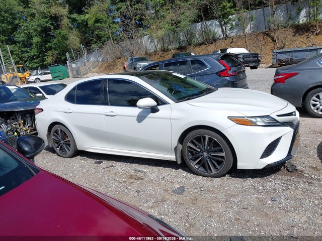 46111962 :رقم المزاد ، 4T1B61HK4JU060694 vin ، 2018 Toyota Camry Xse مزاد بيع