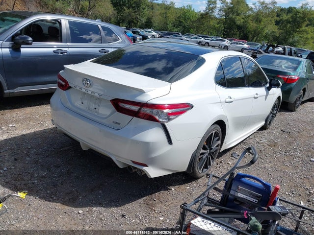 46111962 :رقم المزاد ، 4T1B61HK4JU060694 vin ، 2018 Toyota Camry Xse مزاد بيع