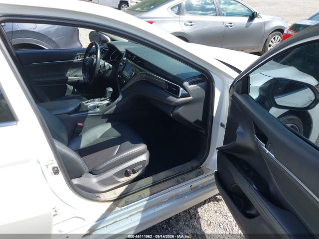 46111962 :رقم المزاد ، 4T1B61HK4JU060694 vin ، 2018 Toyota Camry Xse مزاد بيع
