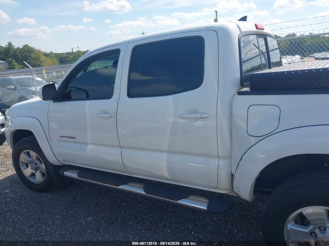Продажа на аукционе авто 2015 Toyota Tacoma Base V6, vin: 3TMLU4EN4FM198679, номер лота: 46112015