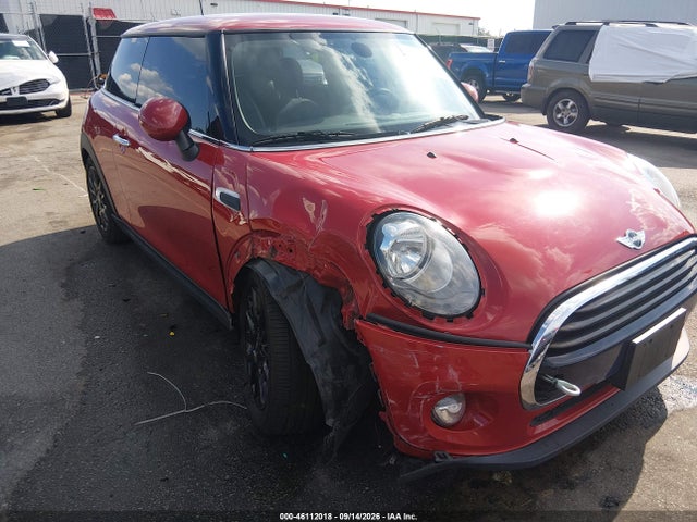 46112018 :رقم المزاد ، WMWXP5C5XJ2G63466 vin ، 2018 Mini Hardtop Cooper/oxford Edition مزاد بيع