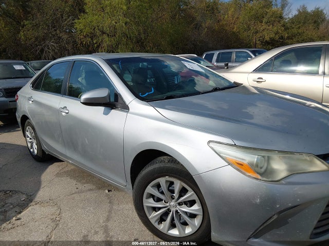 46112027 :رقم المزاد ، 4T4BF1FK1GR542248 vin ، 2016 Toyota Camry Le مزاد بيع