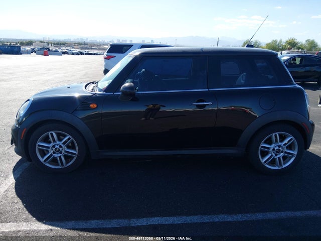 Продаж на аукціоні авто 2013 Mini Hardtop Cooper, vin: WMWSU3C5XDT679850, номер лоту: 46112058