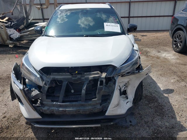 46112125 :رقم المزاد ، 3N1CP5DV6NL494454 vin ، 2022 Nissan Kicks Sr Xtronic Cvt مزاد بيع