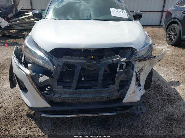 46112125 :رقم المزاد ، 3N1CP5DV6NL494454 vin ، 2022 Nissan Kicks Sr Xtronic Cvt مزاد بيع