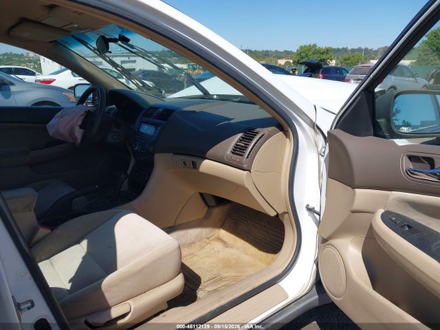 46112129 :رقم المزاد ، 1HGCM56475A108255 vin ، 2005 Honda Accord 2.4 Lx مزاد بيع