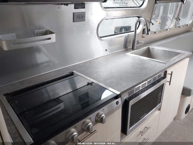 46112239 :رقم المزاد ، 1STC9YP29NJ559266 vin ، 2022 Airstream Other مزاد بيع