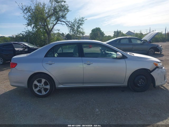 46112260 :رقم المزاد ، 2T1BU4EE7DC995817 vin ، 2013 Toyota Corolla Le مزاد بيع