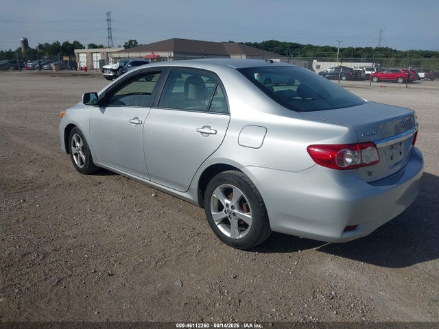 46112260 :رقم المزاد ، 2T1BU4EE7DC995817 vin ، 2013 Toyota Corolla Le مزاد بيع