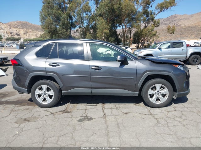 Toyota Rav4 Xle 2019 JTMW1RFV2KJ015174 Image 13