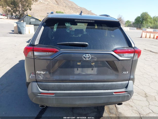 Toyota Rav4 Xle 2019 JTMW1RFV2KJ015174 Image 16