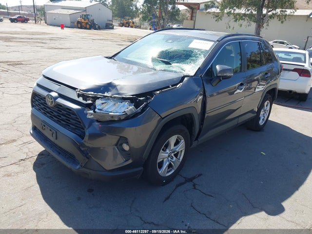 Toyota Rav4 Xle 2019 JTMW1RFV2KJ015174 Image 2