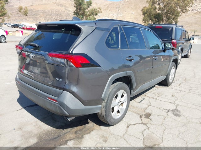 Toyota Rav4 Xle 2019 JTMW1RFV2KJ015174 Image 4