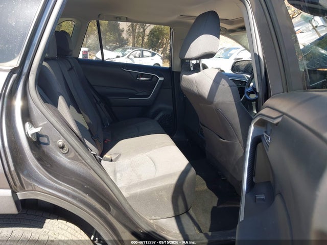 Toyota Rav4 Xle 2019 JTMW1RFV2KJ015174 Image 8