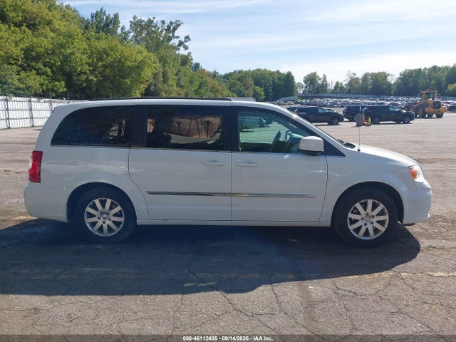 2016 Chrysler Town & Country Touring მანქანა იყიდება აუქციონზე, vin: 2C4RC1BG1GR206149, აუქციონის ნომერი: 46112405