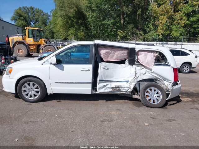 2016 Chrysler Town & Country Touring მანქანა იყიდება აუქციონზე, vin: 2C4RC1BG1GR206149, აუქციონის ნომერი: 46112405