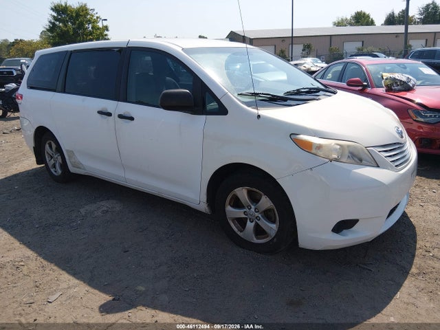 Auction sale of the 2011 Toyota Sienna, vin: 5TDKA3DCXBS004679, lot number: 46112494