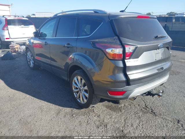 Ford Escape Titanium 2017 1FMCU9J95HUB03899 Image 3