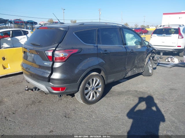 Ford Escape Titanium 2017 1FMCU9J95HUB03899 Image 4