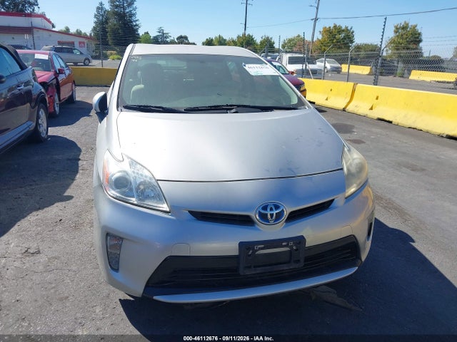JTDKN3DU7E1770013 Toyota Prius Two