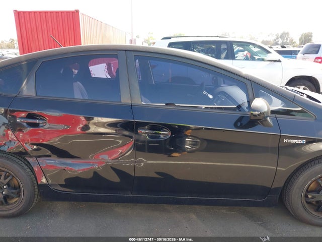 Toyota Prius Two 2015 JTDKN3DU1F0410002 Image 13