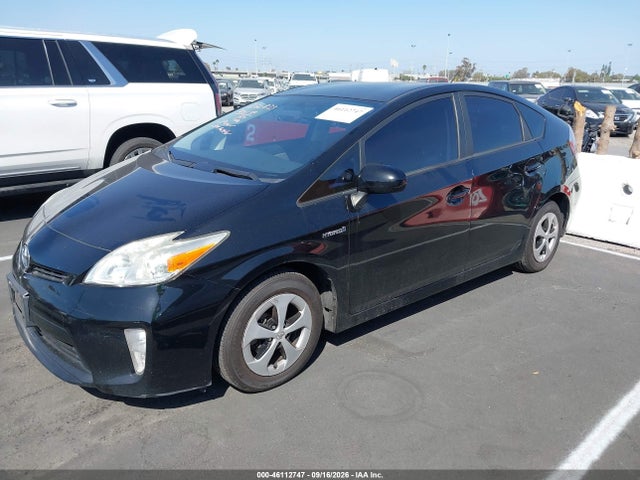 Toyota Prius Two 2015 JTDKN3DU1F0410002 Image 2