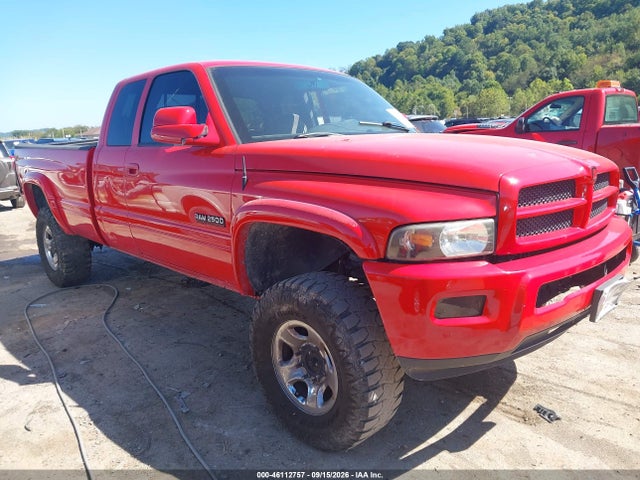 46112757 :رقم المزاد ، 3B7KF236XYG109981 vin ، 2000 Dodge Ram 2500 St مزاد بيع