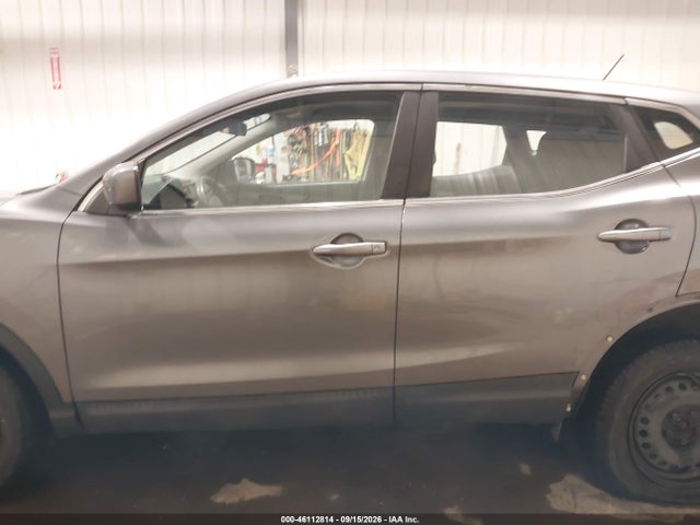 2018 Nissan Rogue Sport S მანქანა იყიდება აუქციონზე, vin: JN1BJ1CR7JW257051, აუქციონის ნომერი: 46112814