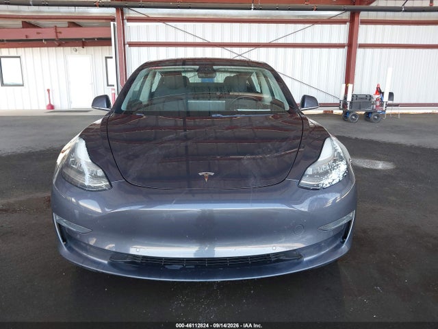 46112824 :رقم المزاد ، 5YJ3E1EB3JF114088 vin ، 2018 Tesla Model 3 Long Range/performance مزاد بيع