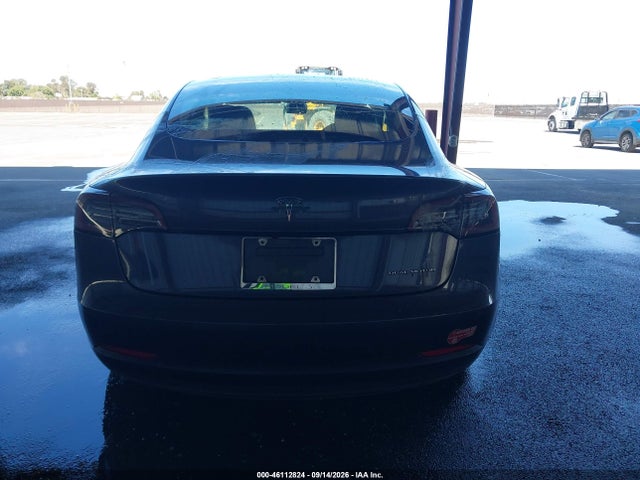46112824 :رقم المزاد ، 5YJ3E1EB3JF114088 vin ، 2018 Tesla Model 3 Long Range/performance مزاد بيع