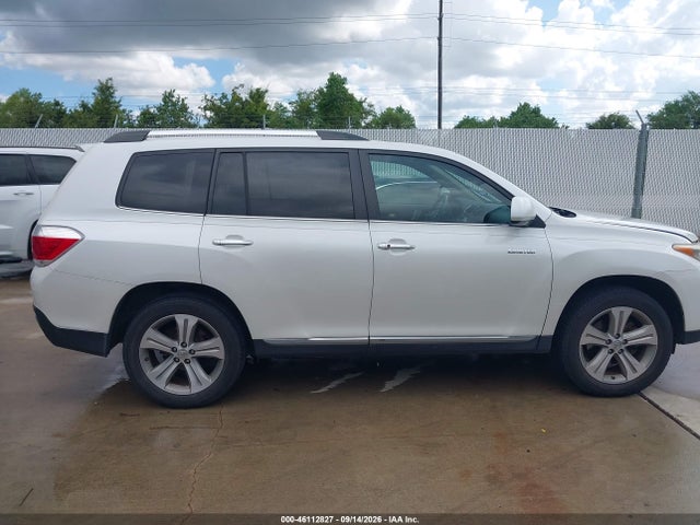 Auction sale of the 2013 Toyota Highlander Limited V6, vin: 5TDYK3EHXDS099359, lot number: 46112827